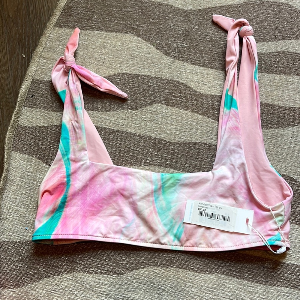 Frankies bikinis kendall trippy top!